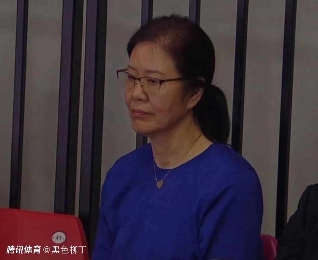 影片的终极预告曝光了大量电影的新画面，多角度表现出爱情的浪漫悸动，也同时折射着现实生活中无可避免的挫折与迷茫，因此在很大程度上唤起了同世代年轻人的共鸣